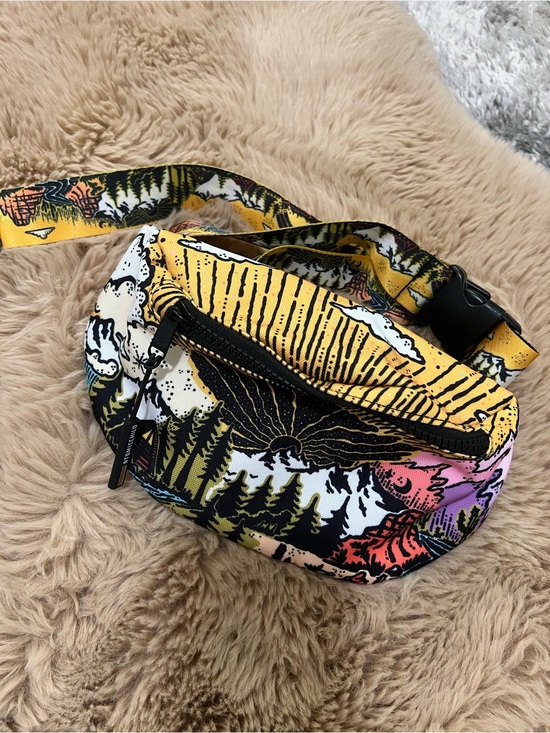 atomic child Handbags - Colorful Mountain Fanny Pack